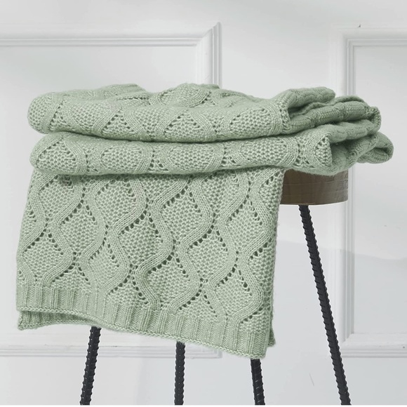 NEW Amélie Home Lightweight Wave Pattern Knit Throw Blanket Cozy Soft Warm 50x60 - Picture 5 of 12